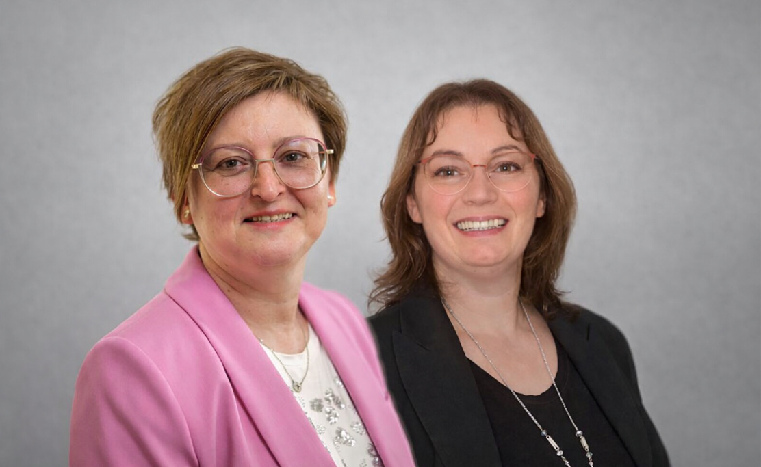 Kontaktlinse auf einer Fingerkuppe